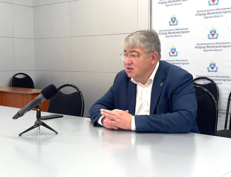 Александр Михайлов: Сегодня встретился с городскими СМИ и ответил на ряд вопросов о деятельности муниципальных предприятий и организаций, ЖКХ