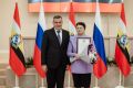 В торжественной обстановке губернатор Курской области Александр Хинштейн вручил государственные и региональные награды отличившимся курянам