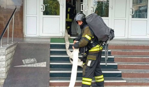 В центре Курска проходят плановые пожарные учения