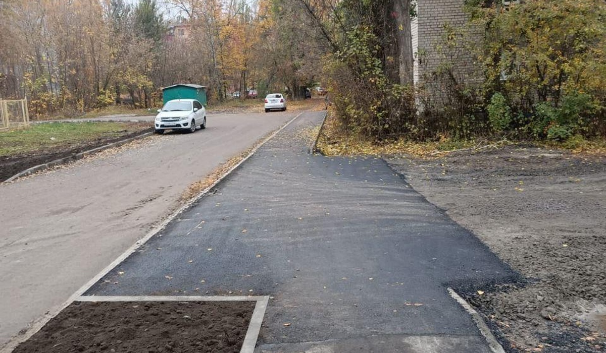 В Курске отремонтировали тротуар после жалоб от жителей