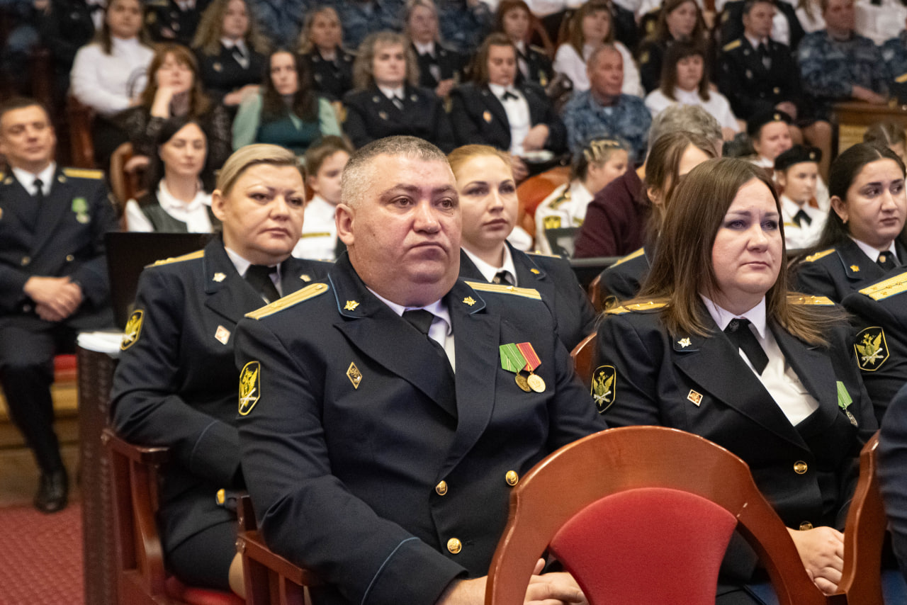 В Курске чествовали судебных приставов