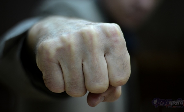 В Курске подросток нокаутировал пенсионерку из-за сделанного ему замечания