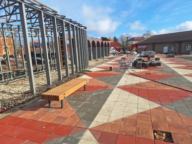 В местечке Свобода завершают благоустройство центральной части