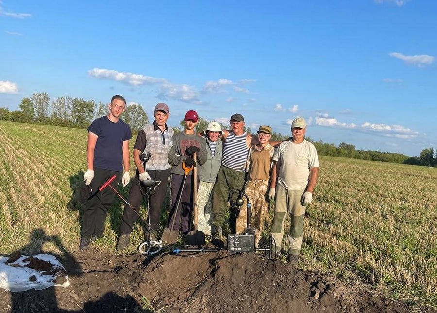 Курские поисковики подняли фрагменты штурмовика Ил-2, сбитого над Щигровским районом в годы войны