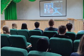 В завершении школьного спортивного марафона "Формула здоровья" с обучающимися 9-х классов школы №4 была проведена тематическая беседа о жизненном и спортивном пути талантливого тренера по фехтованию И.М.Мавлютова