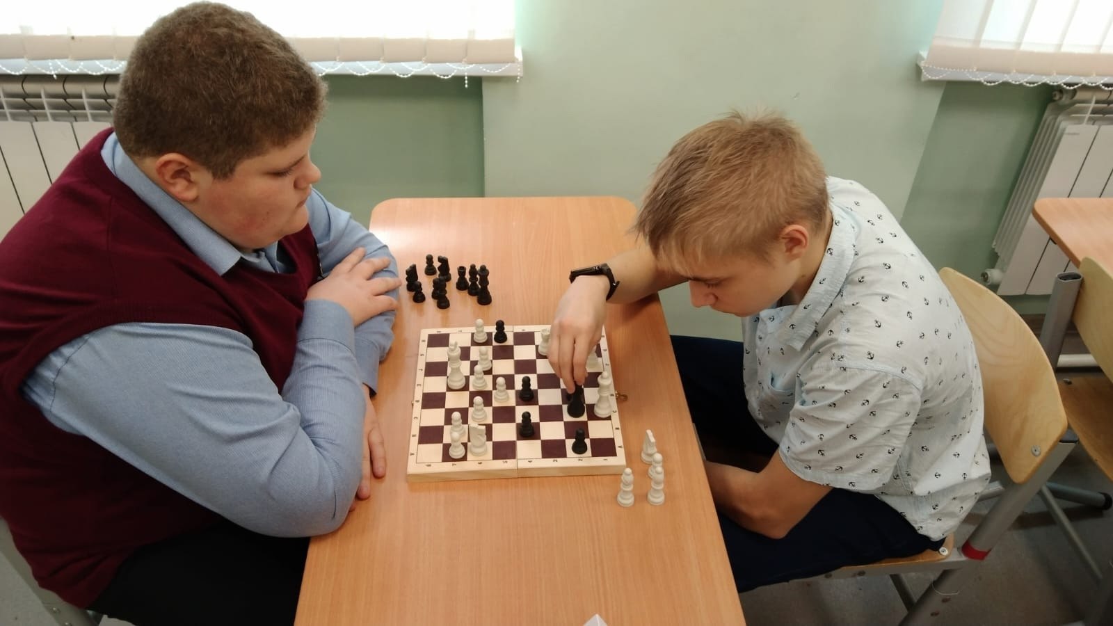 24 октября в средней школе № 4 состоялся шахматный турнир среди обучающихся городских школ 1-7 классов
