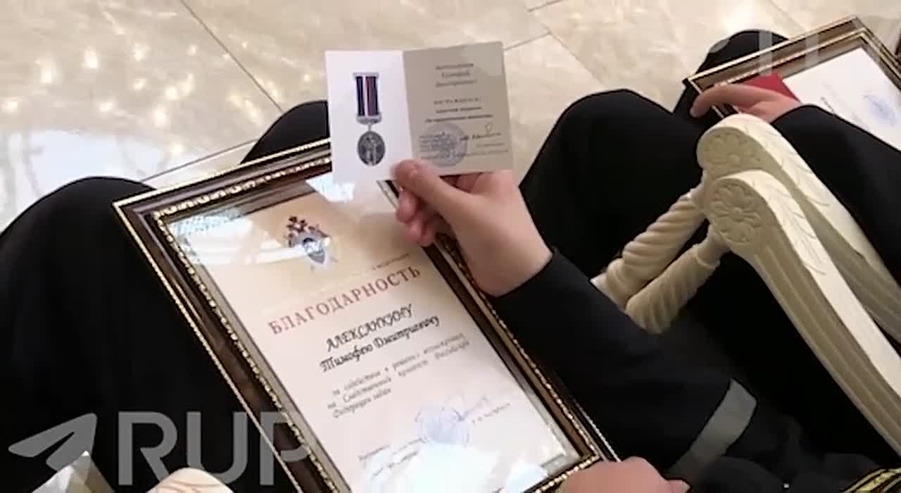 «У него кровь текла, два пятна крови»: видеоагентство Ruptly пообщалось с 13-летним героем — Тимофеем Алексанкиным из Курска, который не растерялся и спас своего дедушку после атаки БПЛА на их дом