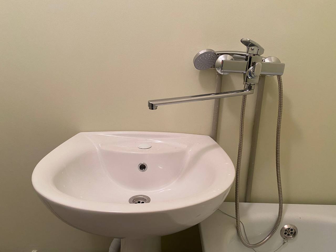 На улицах Парковой, Белгородской, Резиновой  и Обоянской в Курске отключили холодную воду