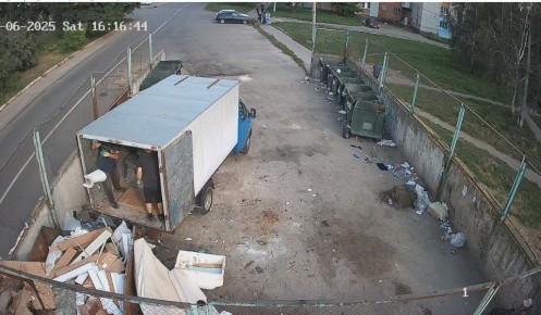 Курянин заплатит 50 тыс.руб из-за строительного мусора на контейнерной площадке