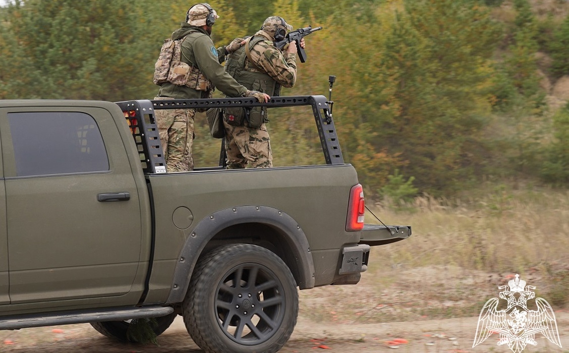 В Курске росгвардейцы отработали тактику противодействия дронам противника