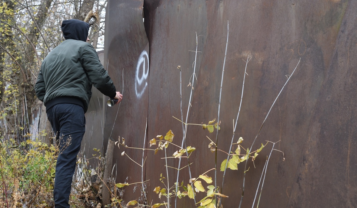 В Курске закрасили 60 надписей с рекламой наркотиков