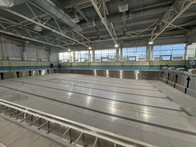 Александр Хинштейн и Евгений Маслов проверили строительство бассейна Курского госуниверситета