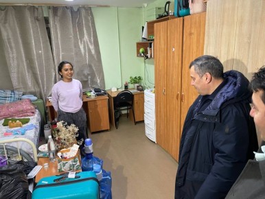 Александр Хинштейн осмотрел общежития, которые отремонтируют при поддержке Минобрнауки России