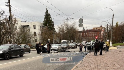 На Сонина «Мазда» столкнулась с мотоциклом