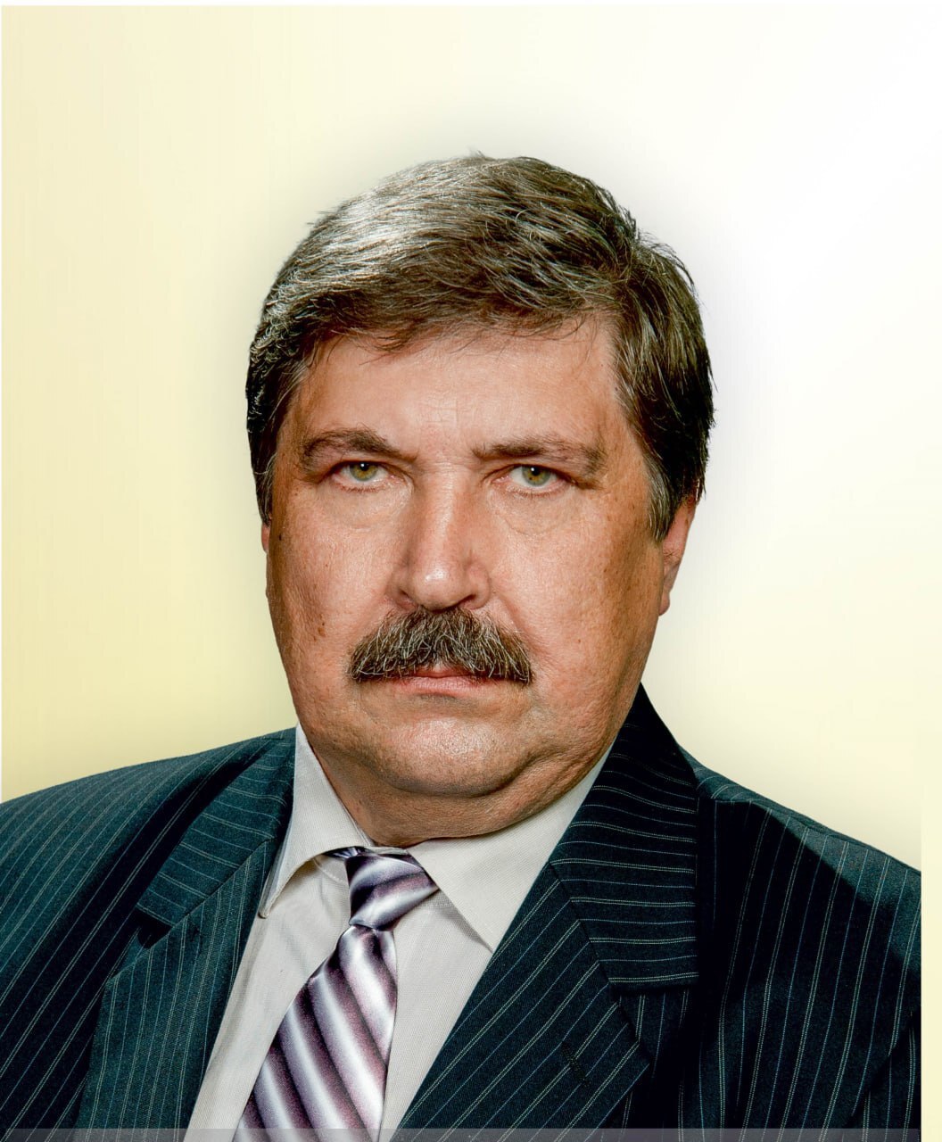 Сегодня свой день рождения отмечает Почетный гражданин Медвенского района Николай Яковлевич Жиленков!