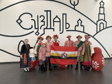 Куряне выступили на фестивале семейных династий в Суздале
