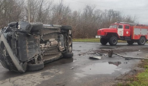 В Фатежском районе Курской области перевернулся легковой автомобиль