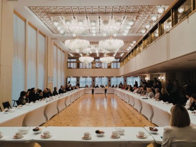 Александр Хинштейн и Владимир Машков проводят встречу с театралами и студентами