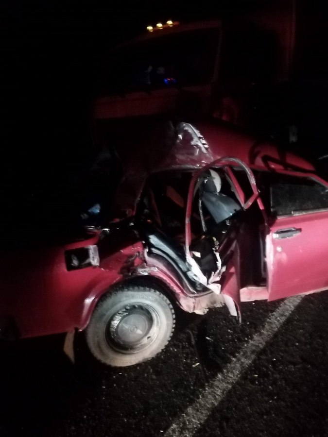 В Курской области в ДТП с грузовиком пострадали 2 человека