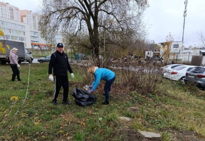 Городская администрация вышла на субботник