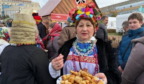 На Полугоре прямо сейчас проходит фестиваль приграничных районов Курской области