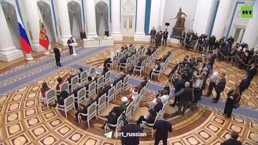 Путин вручил орден Дружбы независимому итальянскому журналисту Элизео Бертолази