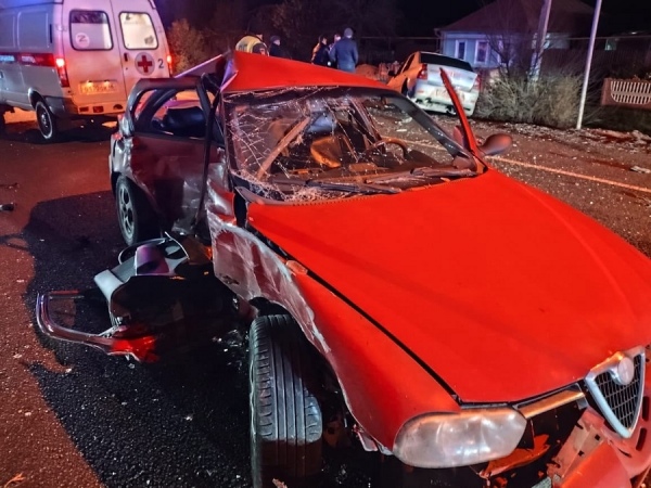 Под Курском «Alfa Romeo» столкнулась с тремя автомобилями