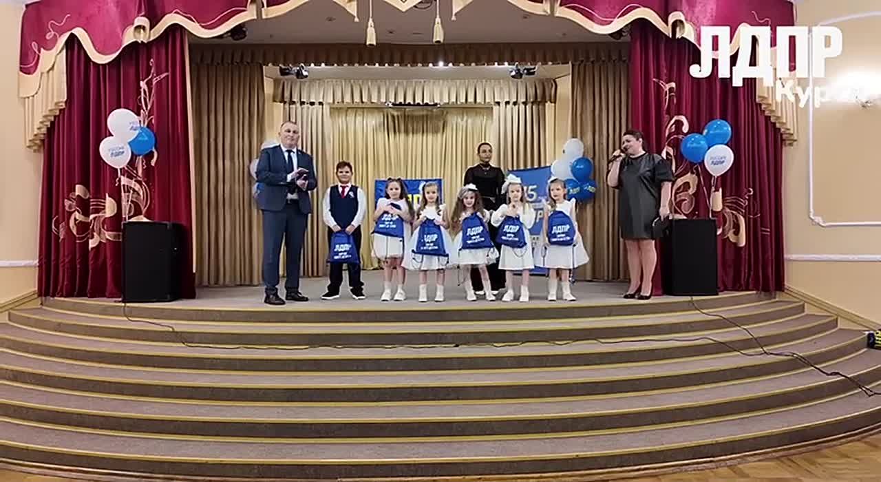 С Днём народного единства! Вместе — за Россию, за будущее, за правду!