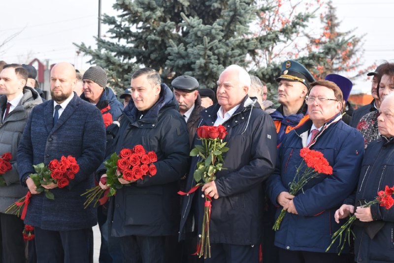 Куряне почтили память всех защитников родной земли