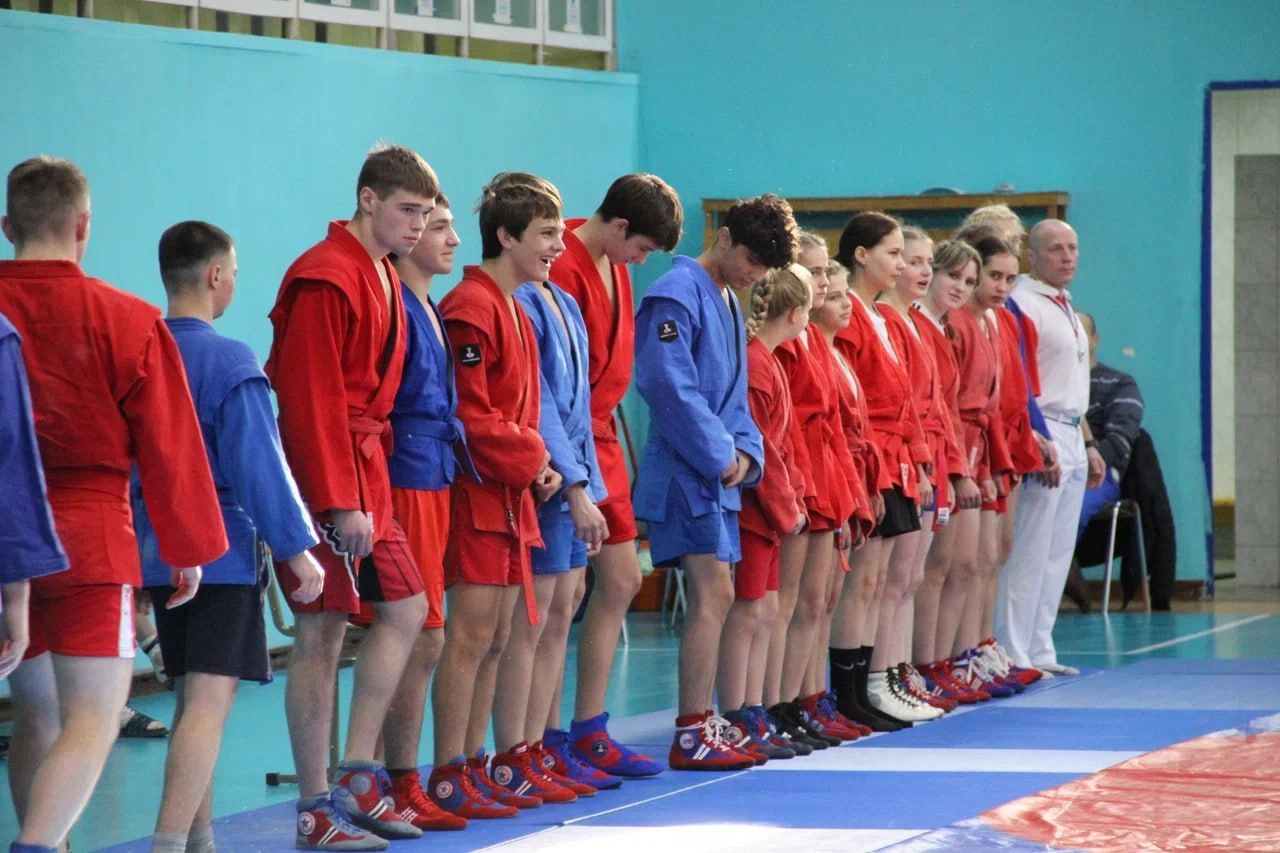 В Курской области в День народного единства провели первенство по самбо