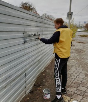 На двух улицах Курска закрасили 79 надписей с наркотической рекламой