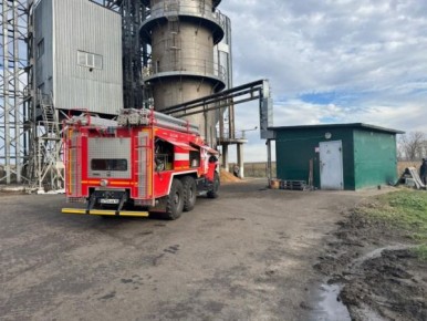 В Курской области потушили горящую сою на предприятии