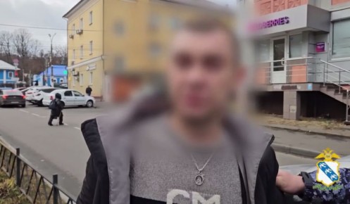 В Курске задержали пьяного мужчину, который угрожал парикмахеру пистолетом