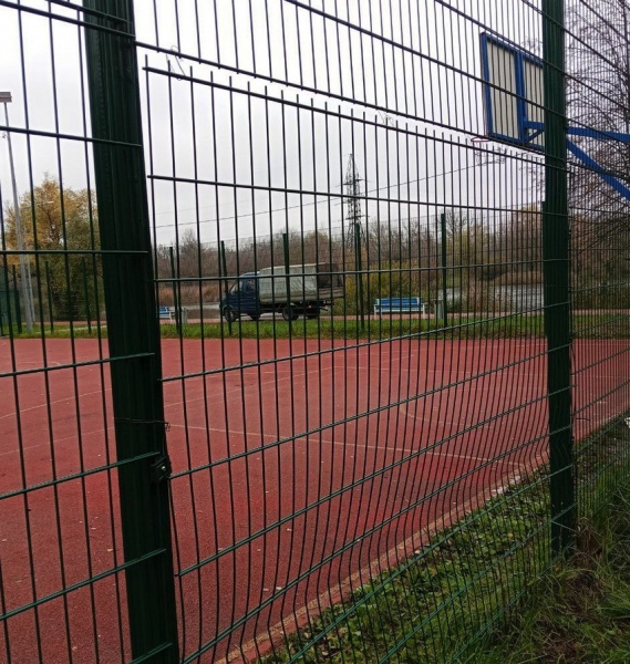 В Курске новые спортивные площадки разбивают вандалы