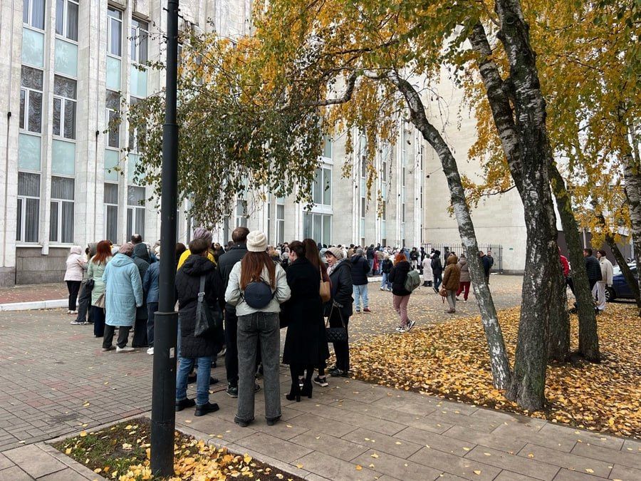 Александр Хинштейн подверг резкой критике руководство курского драмтеатра за срыв организации продажи билетов на гастроли театра Олега Табакова