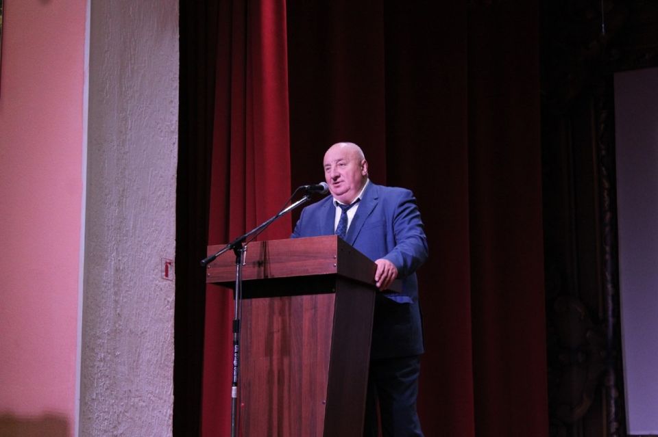 В преддверии Дня народного единства в Солнцевском районном доме культуры состоялся благотворительный концерт под названием «В единстве наша сила!»