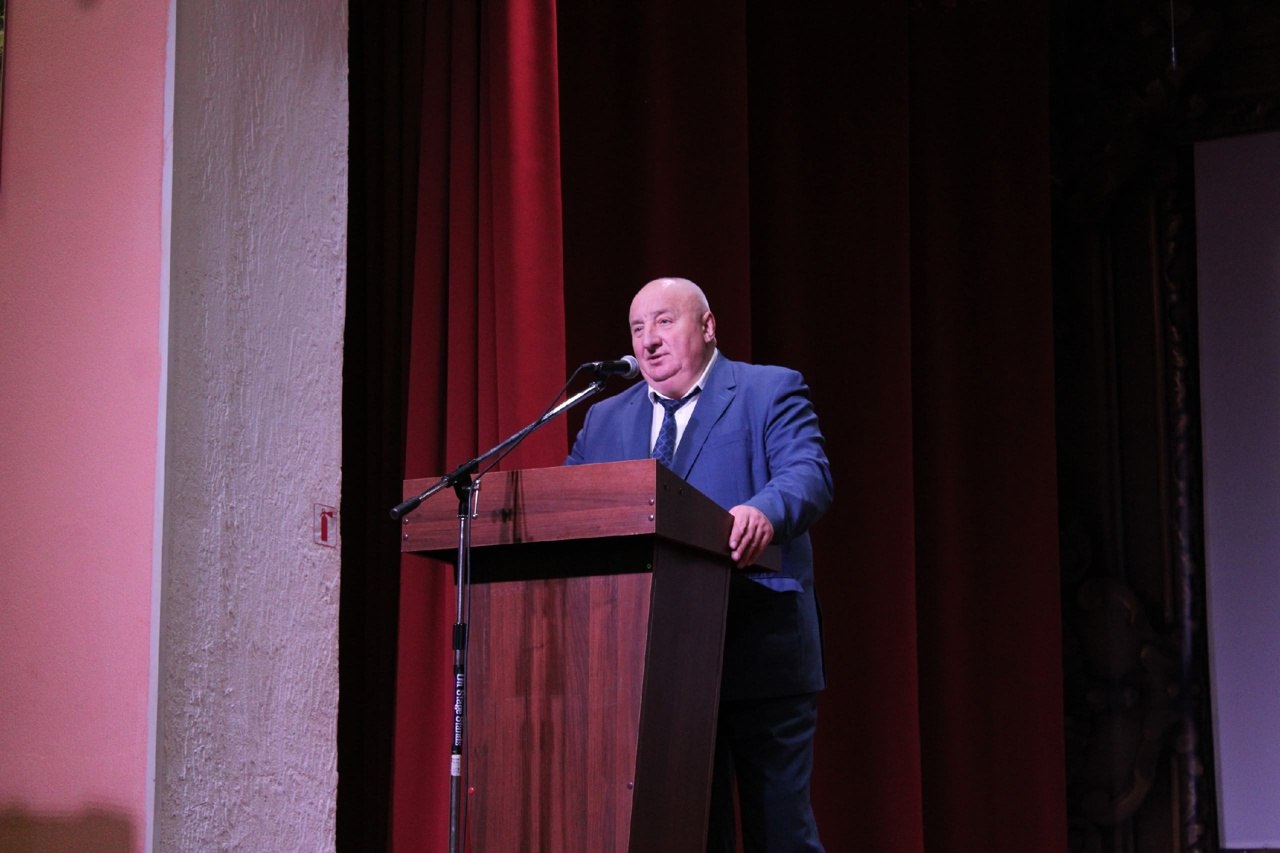 В преддверии Дня народного единства в Солнцевском районном доме культуры состоялся благотворительный концерт под названием «В единстве наша сила!»