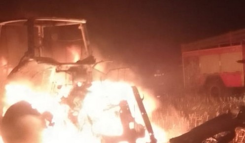 В Фатежском районе Курской области сгорел трактор