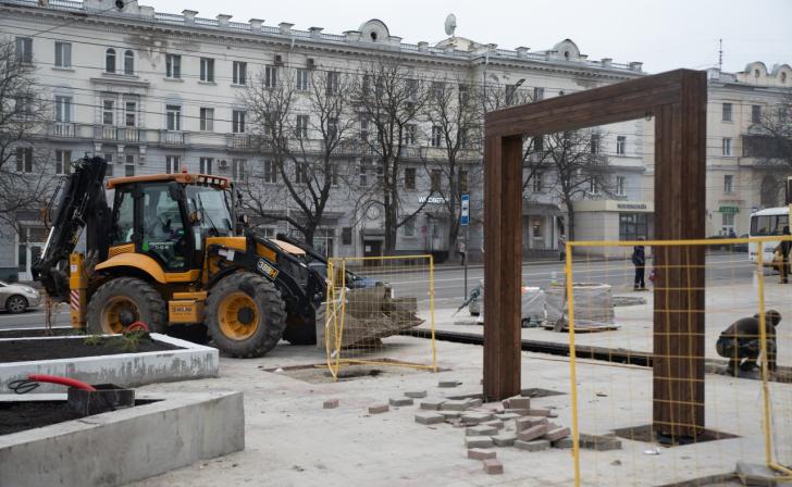 Территория возле ТЦ «Куряночка» благоустроена на 81%