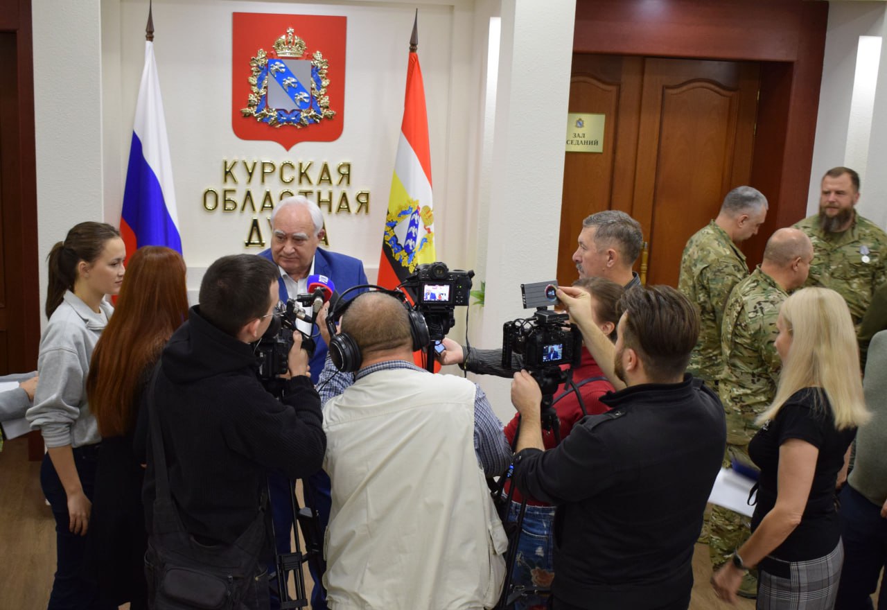 В Курской областной Думе проходят парламентские Рождественские образовательные чтения на тему: "Просвещение и нравственность: формирование личности и вызовы времени"
