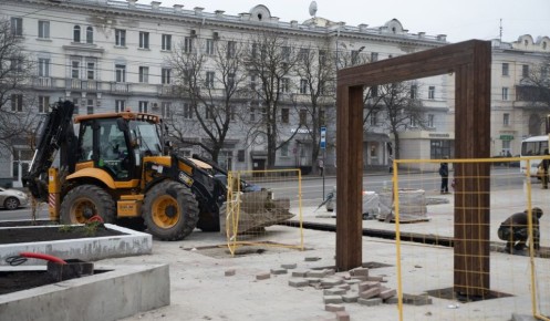 Долгожданное благоустройство сквера у «Куряночки» завершено на 81 процент