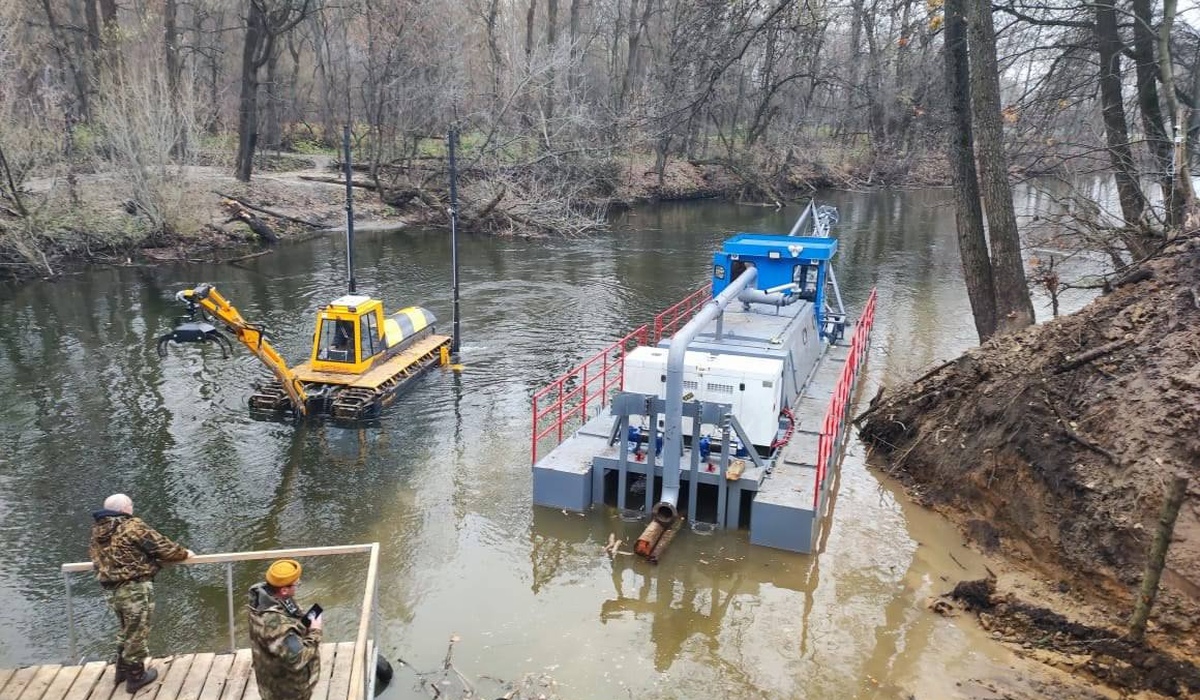 Земснаряд для расчистки Тускари в Курске наконец спустили на воду