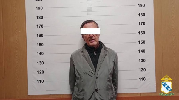 В Курской области задержали курьера мошенников, обманувшего 83-летнюю пенсионерку