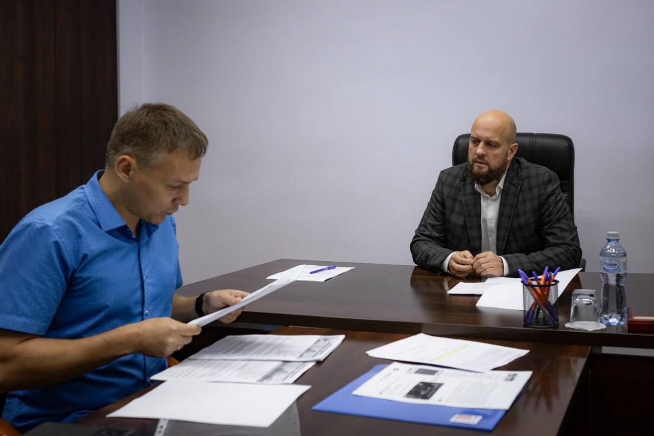 Евгений Маслов: Принял участие в неделе приема граждан по вопросам ЖКХ в региональной общественной приемной партии «Единая Россия», ответив на вопросы жителей Курска на личном приеме.