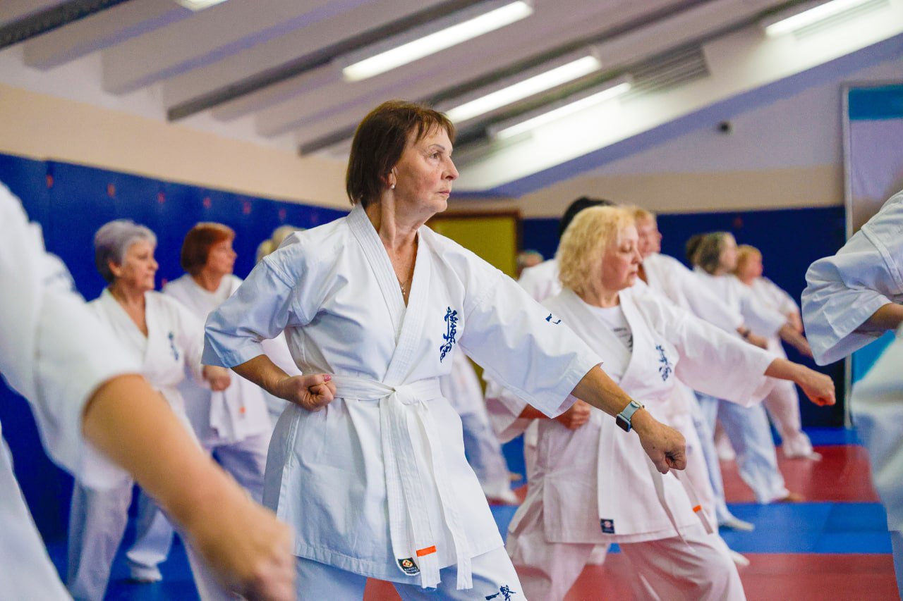 Участники проекта «Курское долголетие» успешно прошли квалификационные экзамены по киокусинкай