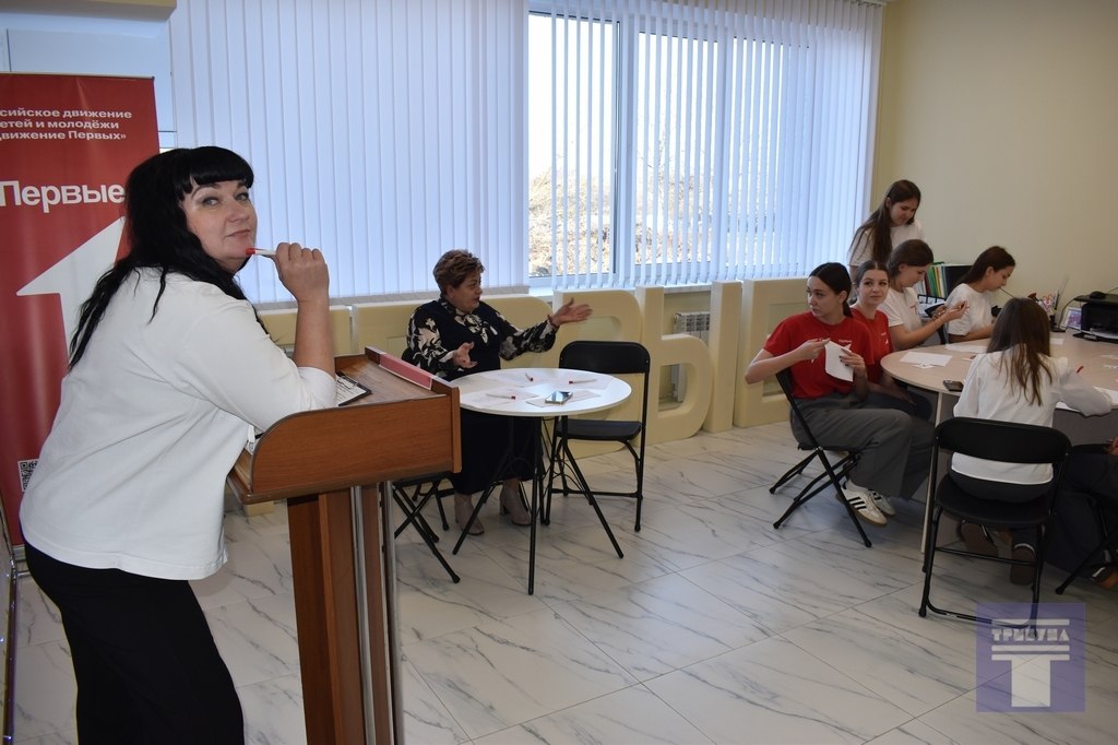 «Социальные сети приносят вред» – такова была тема муниципального этапа регионального проекта «Серия интеллектуальных игр. Дебаты», который сегодня прошел в Конышевке