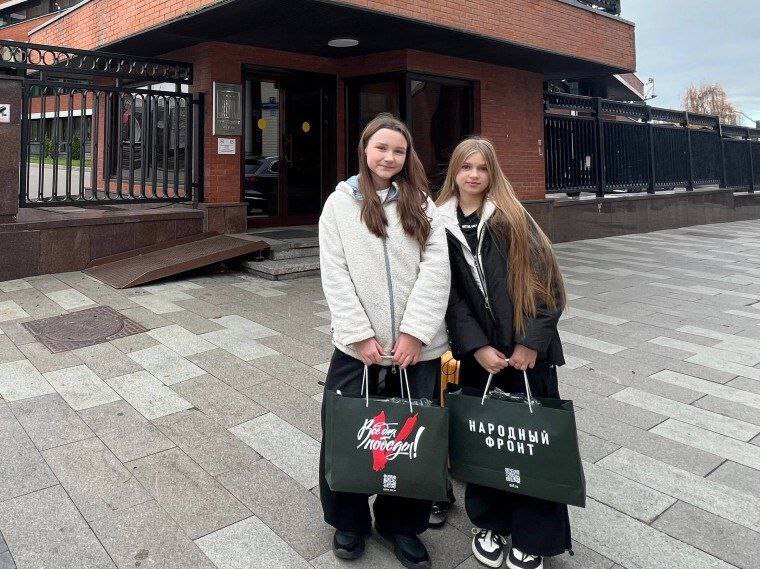 Игорь Корпунков: Две девочки из Курчатова – Ксения Сафонова и Мария Гуторова, ученицы 6 Б класса Гимназии №2 посетили Москву