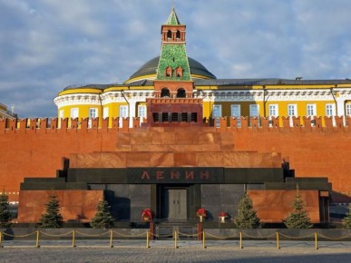 «Хроники русской революции», дебаты Минченко и Афонина: есть ли в обществе консенсус о Ленине, Сталине и мавзолее?