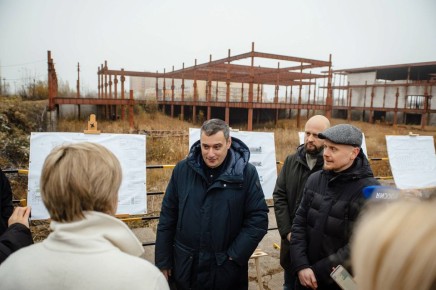 Александр Хинштейн осмотрел ряд проблемных объектов в областном центре