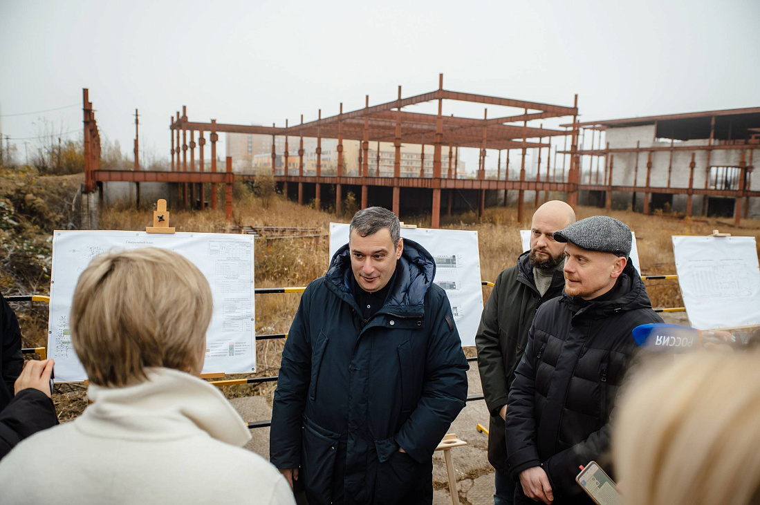 Александр Хинштейн осмотрел ряд проблемных объектов в областном центре